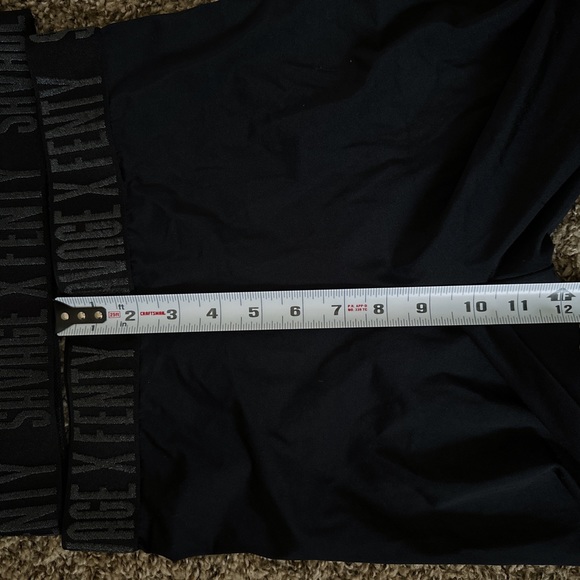 Savage x FENTY Workout Set - Picture 4 of 6